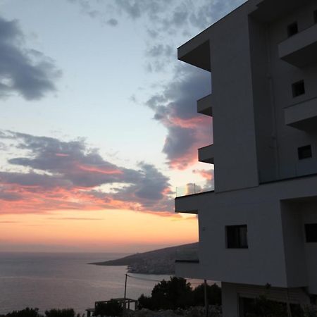 Angjelo Apartments Sarandë Esterno foto