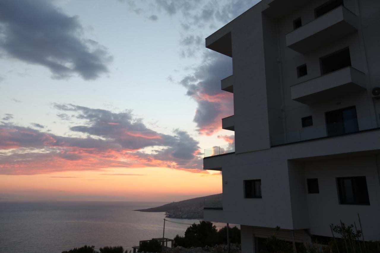 Angjelo Apartments Sarandë Esterno foto