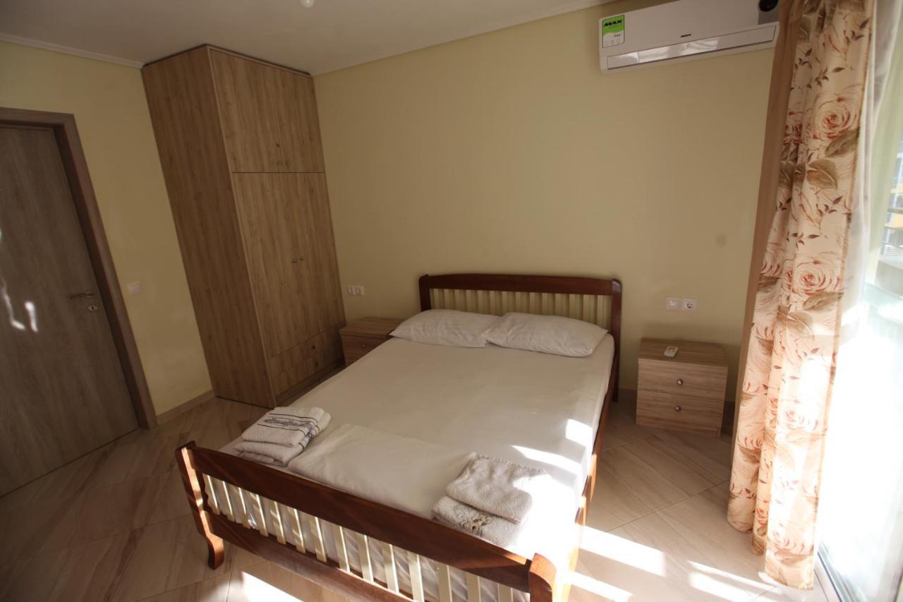 Angjelo Apartments Sarandë Esterno foto