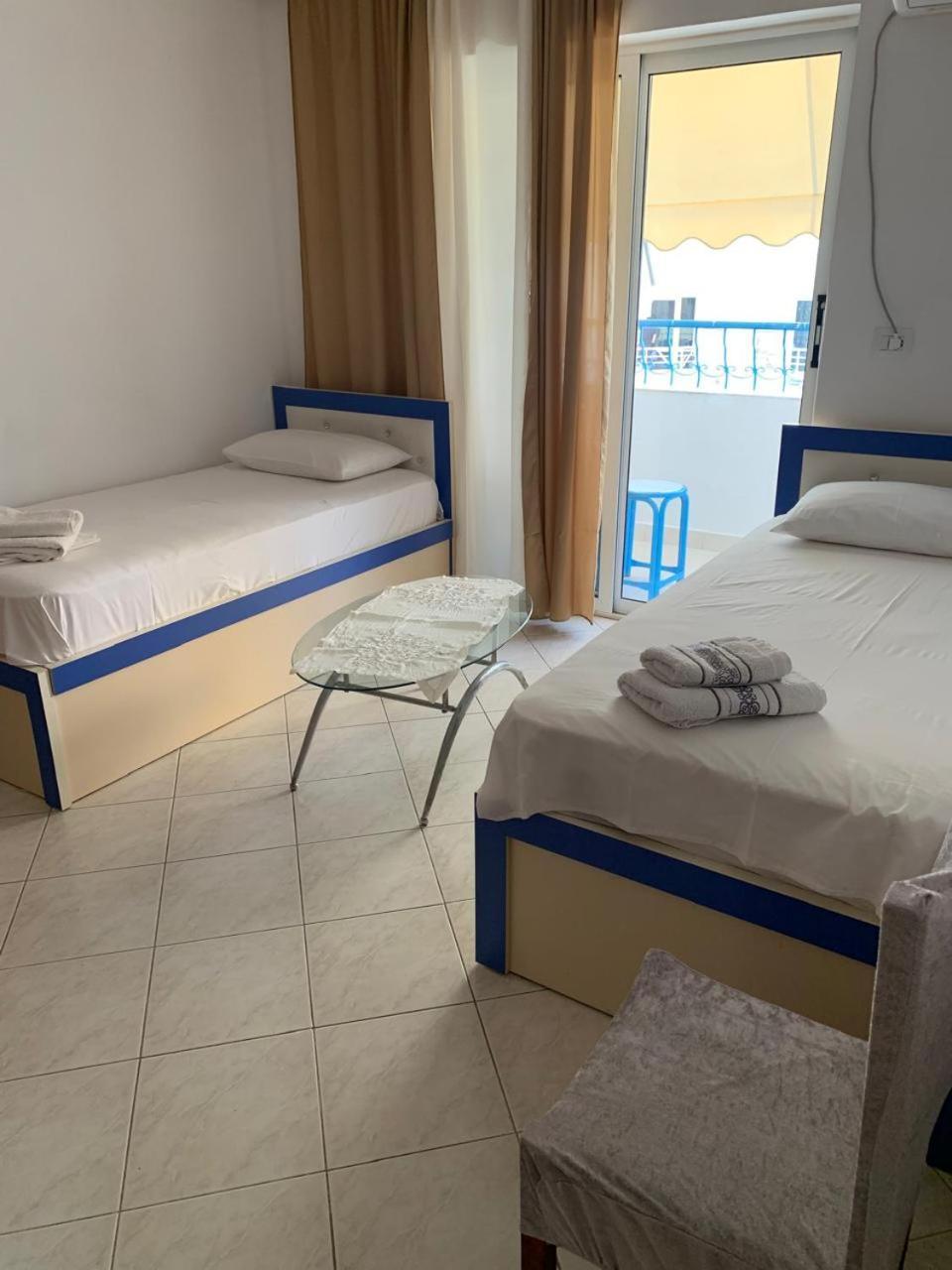 Angjelo Apartments Sarandë Esterno foto