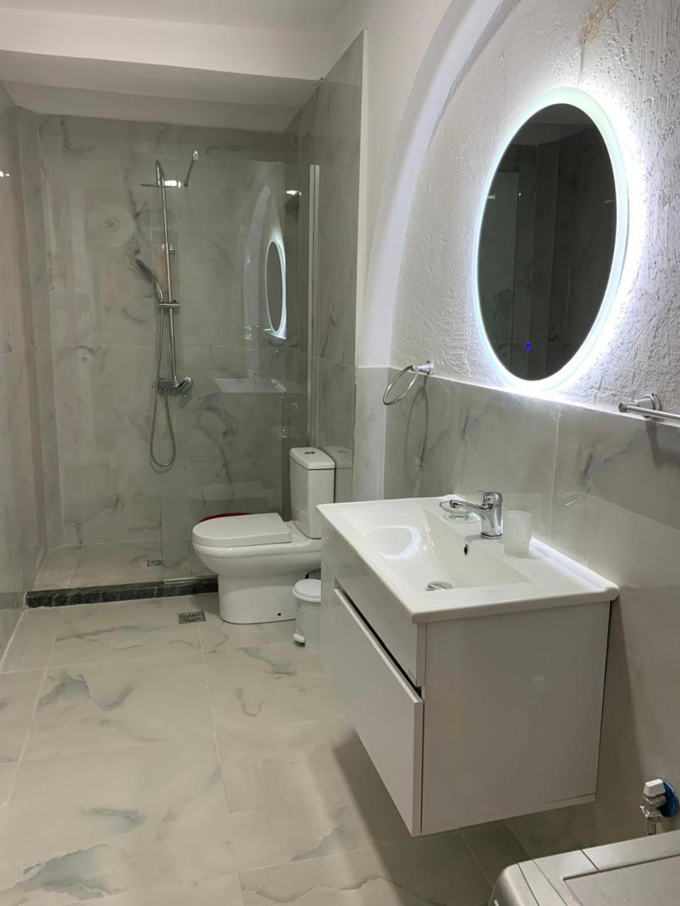 Angjelo Apartments Sarandë Esterno foto